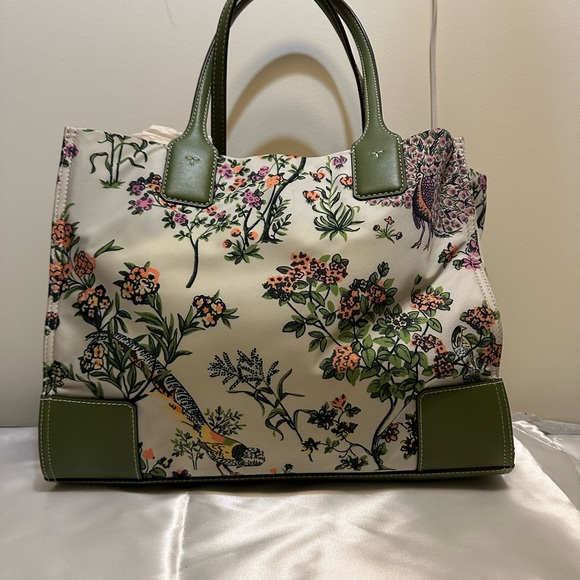 Tory Burch Green and Cream Tote Bag - Picture 3 of 7
